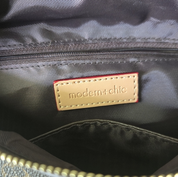 Modern + Chic Louis Vuitton Cross Body Bag Women Monogram Gold Hardware - Picture 15 of 15